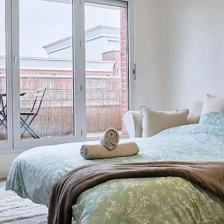 Elegant Avec Balcon Prive A Apartman