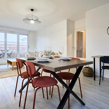 Apartment Elegant Avec Balcon Prive A *