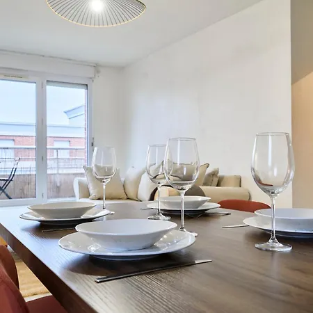 Elegant Avec Balcon Prive A