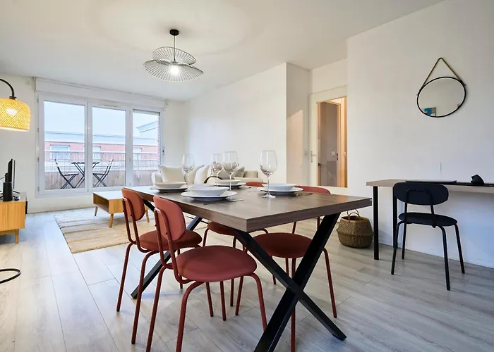 Apartment Elegant Avec Balcon Prive A *
