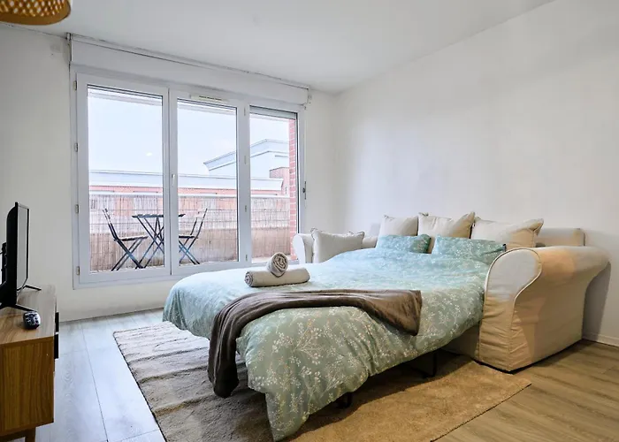 Apartment Elegant Avec Balcon Prive A Lille