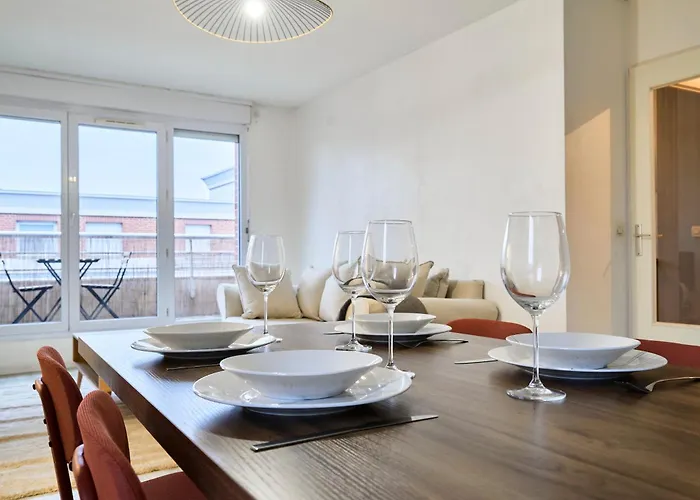 Elegant Avec Balcon Prive A